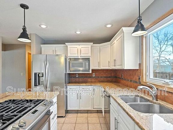 4th image of 1026 Blue Spruce Dr