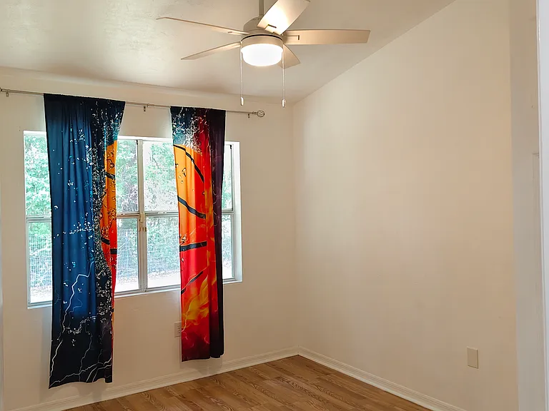 2415 NW 52nd Pl — Photo 31