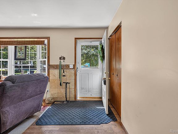5th image of 1927 New Rochelle Dr