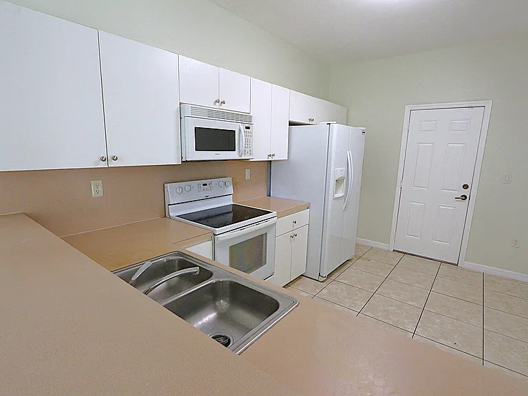 15276 SW 88th Ter — Photo 8