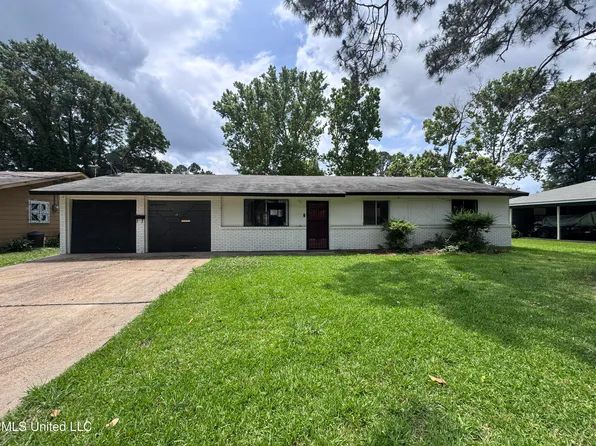 3327 Casa Grande Cir, Jackson, MS 39209