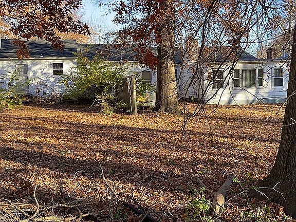 2nd image of 13132 Parker Ave
