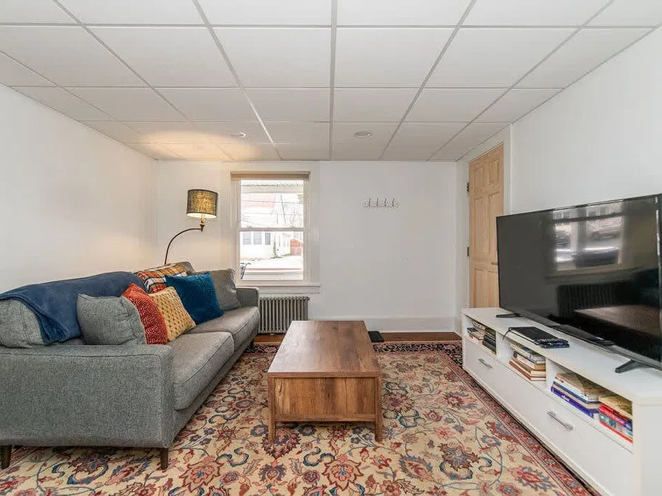 131 Pine St #ID1694948P