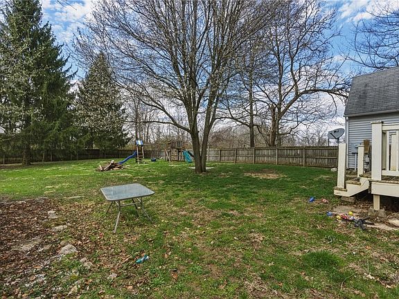 3rd image of 45 Rosell Dr