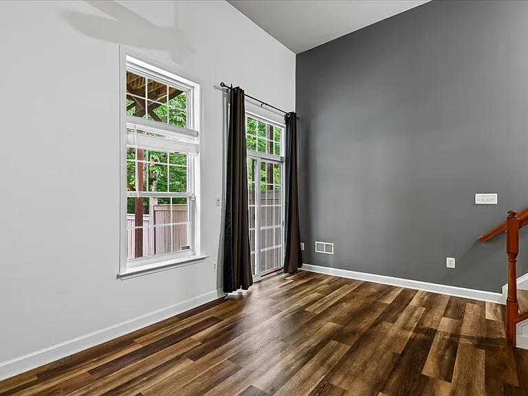441 Penwood Dr — Photo 32