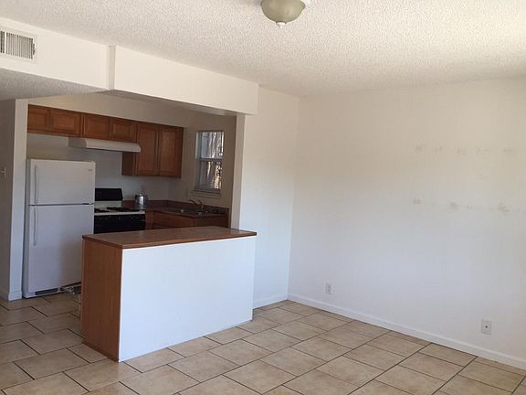 Living Room/Kitchen