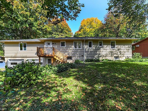 2nd image of 115 Shadywood Ln