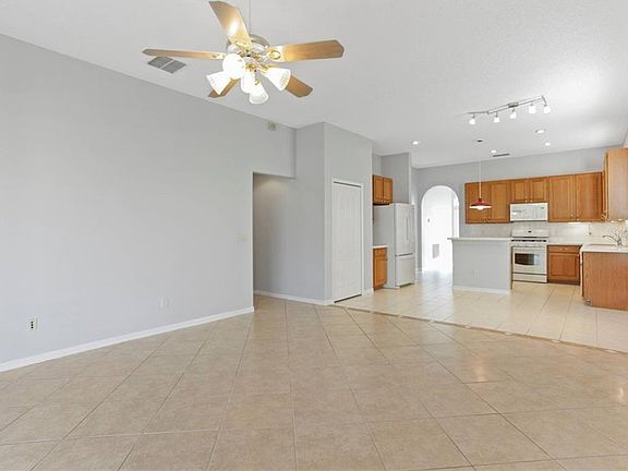 5th image of 1315 Royal Saint George Dr