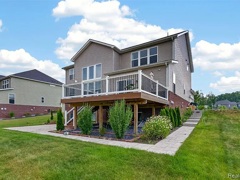 4160 Walcott Dr — Photo 35