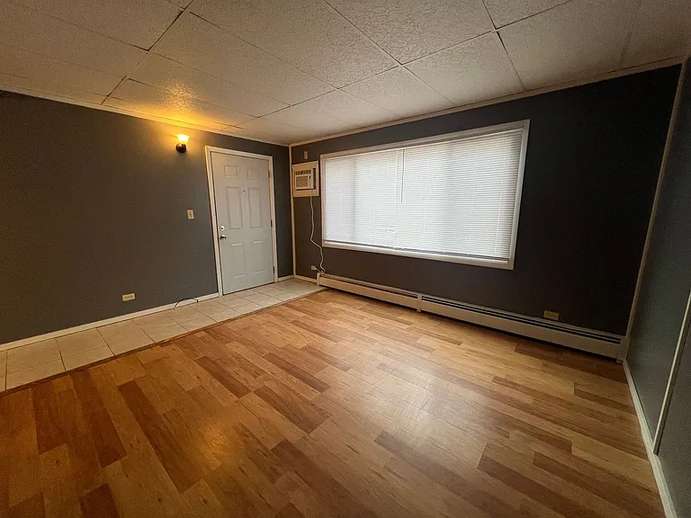 3614 Sternberg Ave — Photo 3