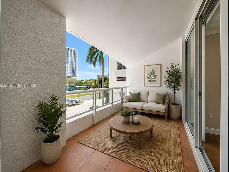 401 SW 4th Ave #203 — Photo 4