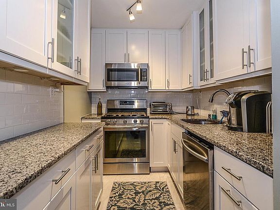 3rd image of 801 N Pitt St APT 1106