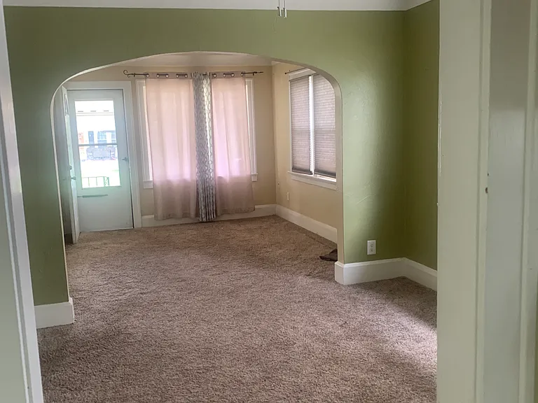 1542 Kedron St — Photo 2