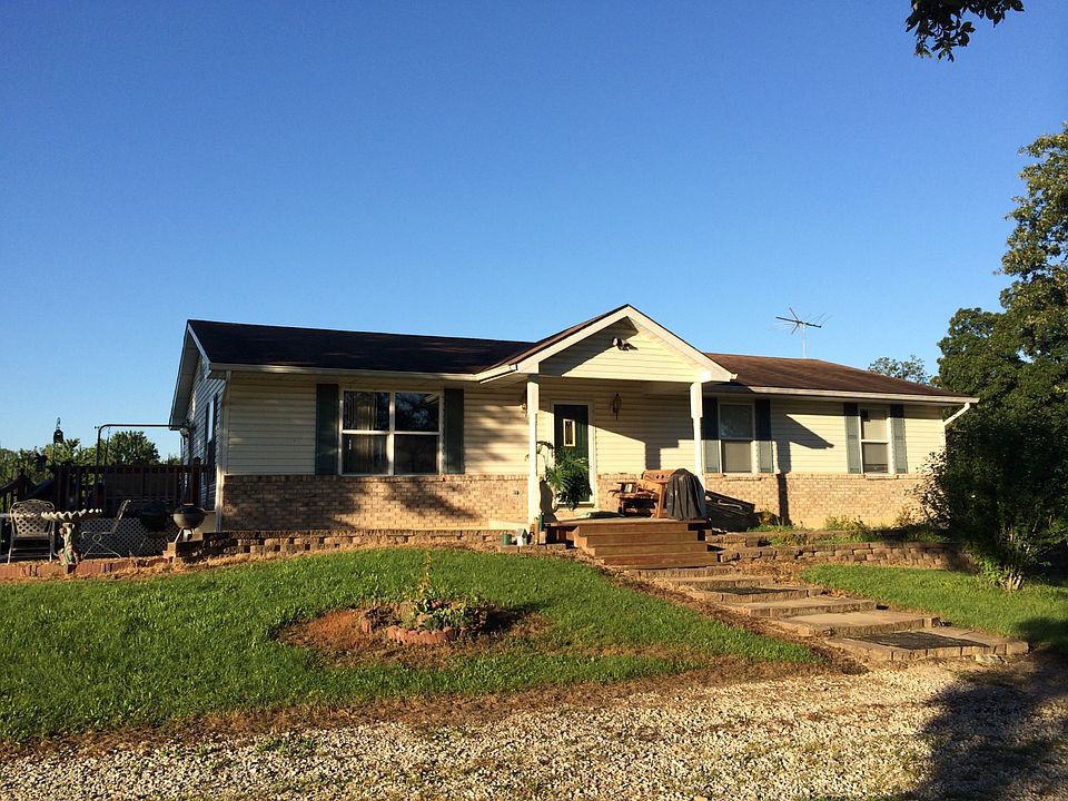 2nd image of 63 Farm View Ln