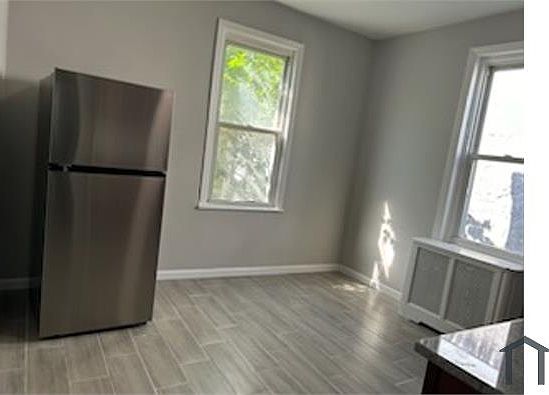 2nd image of 544 W Pike St Floor 2