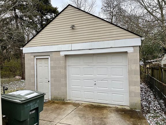 3rd image of 2135 Schenley Dr