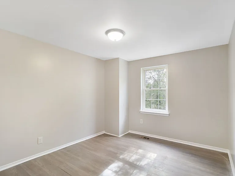 8507 Castlemill Cir — Photo 14