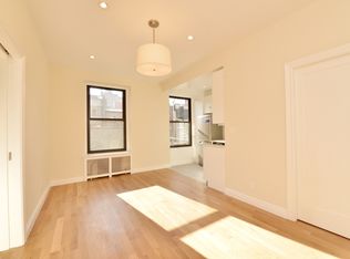 30-32 W 9th St #4D, New York, NY 10011