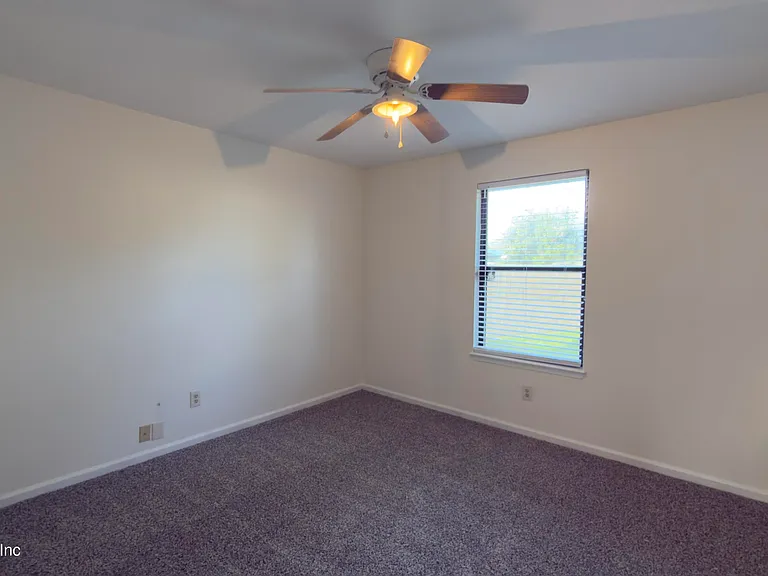 7914 Longshadow Ct — Photo 9