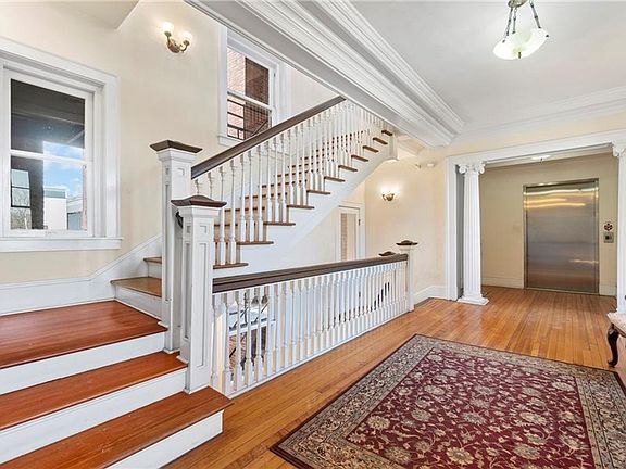 4th image of 429 W York St APT 2B