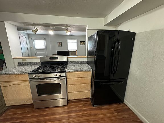 3rd image of 577 N West Capitol St #B