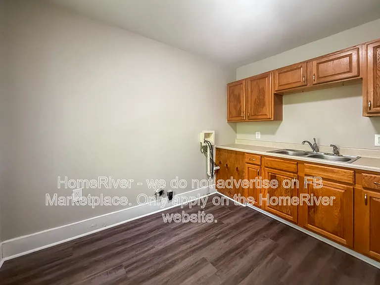 3909 W Broadway — Photo 8