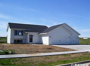 3413 Rosewood Ln, Eau Claire, WI 54703