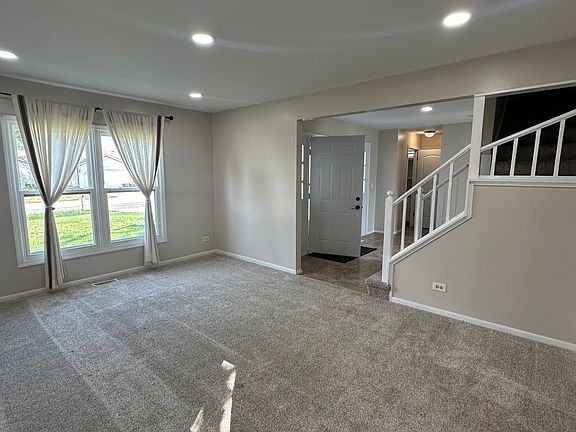 4th image of 161 Brookside Dr
