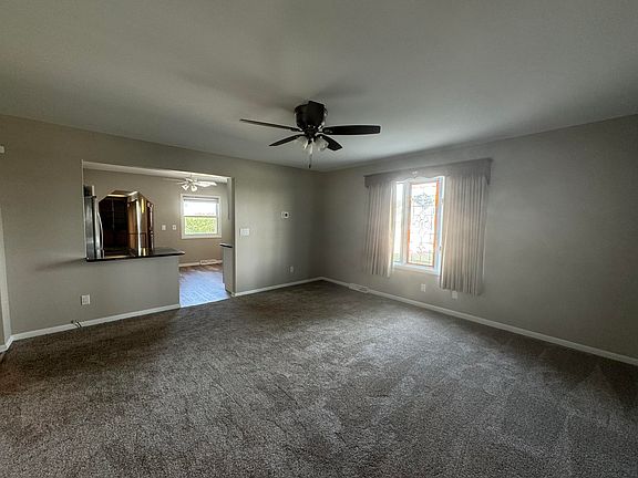 4th image of 407 E 200 N