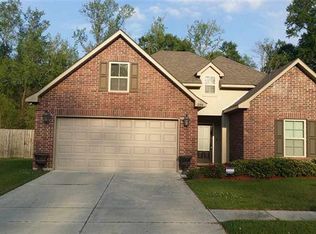 1234 S Sanctuary Ave, Gonzales, LA 70737