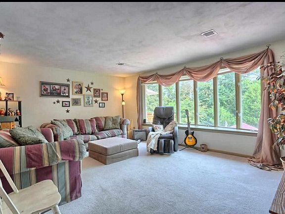 4th image of 601 Campbell Dr
