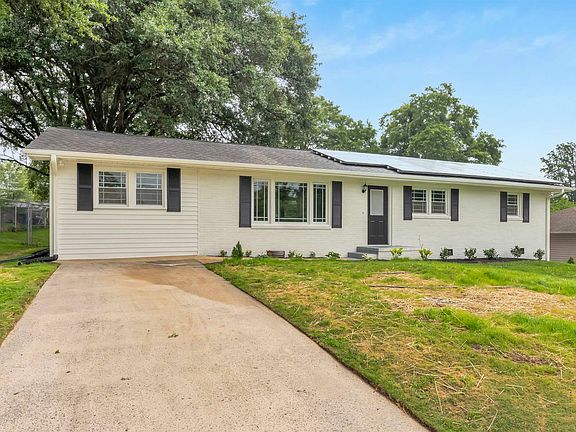 3rd image of 103 Longwood Dr