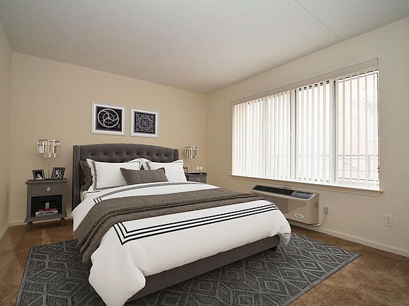 2nd image of 195 Wellington Ct APT 1L