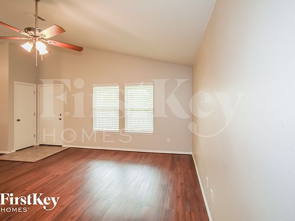 3rd image of 18709 Piedra Dr