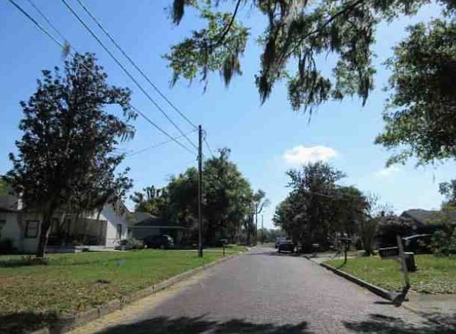 Exterior Neighborhood (street photo)
