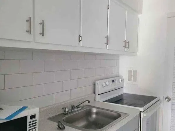 1731 NE 62nd St #3, Fort Lauderdale, FL 33334