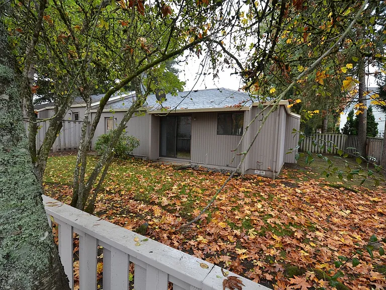 12300 SW Sussex St — Photo 1