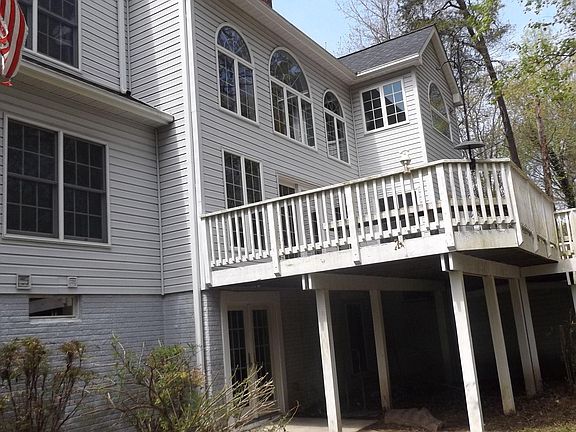 2nd image of 208 Blackhaw Ct