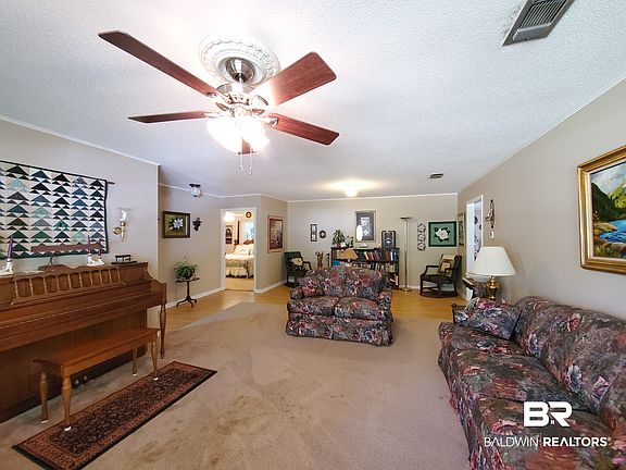 5th image of 411 W Persimmon Ave