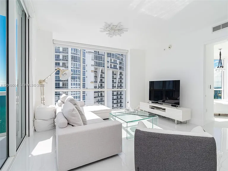 18201 Collins Ave #4709A — Photo 6