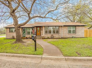 124 Circle Dr, Cleburne, TX 76033