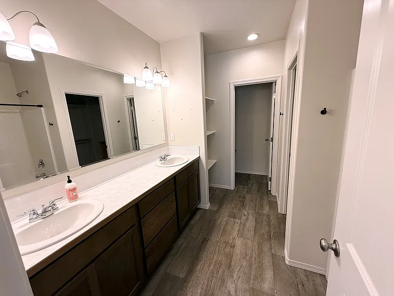 4311 Durban Ct — Photo 12