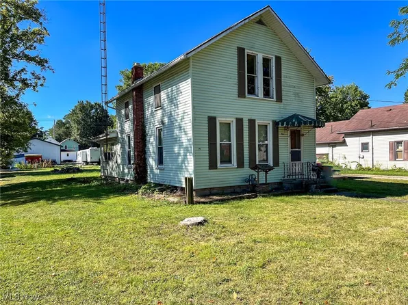 156 High St, New London, OH 44851