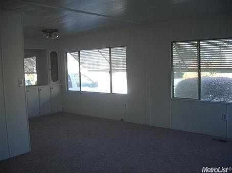 3rd image of 198 Leafwood Way