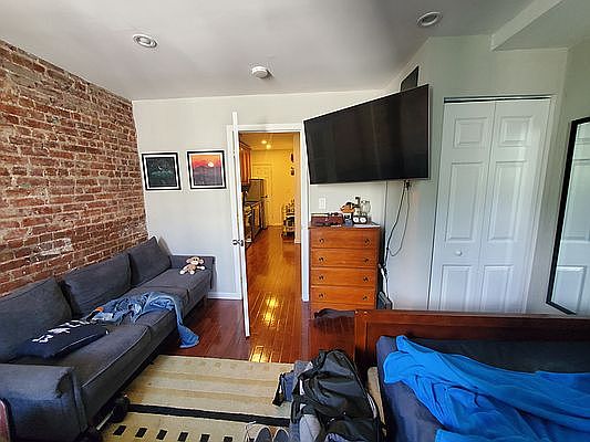 2nd image of 524 4th Ave APT 3R