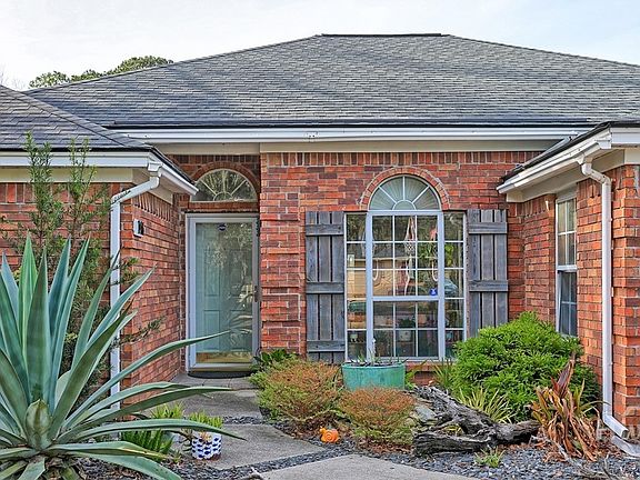 3rd image of 146 Chapel Drive