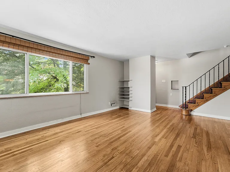 1419 Hawthorne St — Photo 4