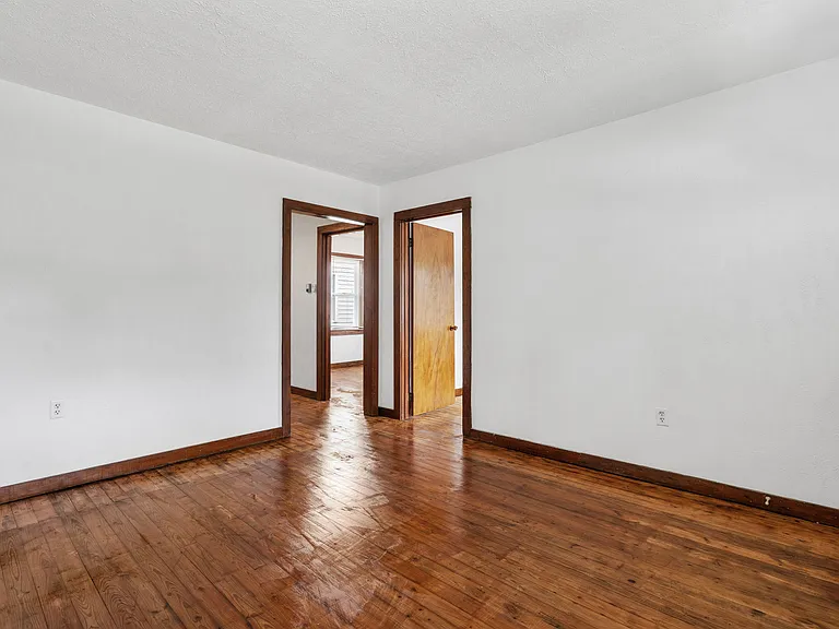 1858 Wilbur Ave — Photo 14