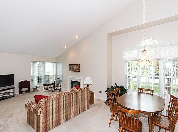 5th image of 1675 Chelmsford Ct Unit 4