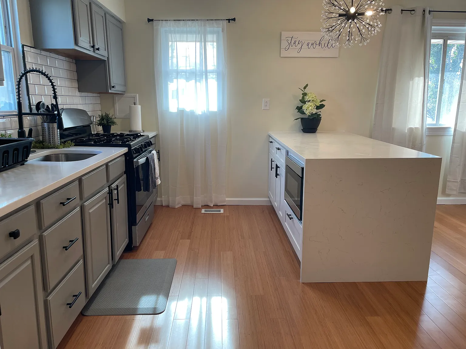3 bed, 2.5 bath, 1750 sqft, $3,800 — Photo 3